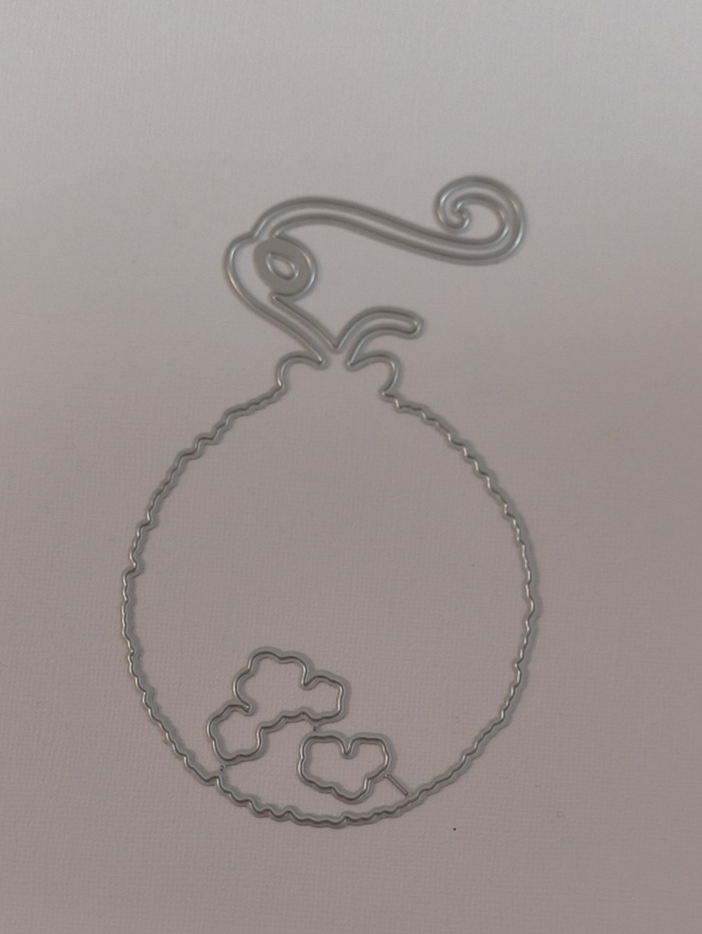 Silver Floral Pineapple Wire Earring Holder